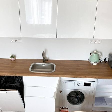 Cute Studio In Old Town Братислава Екстер'єр фото
